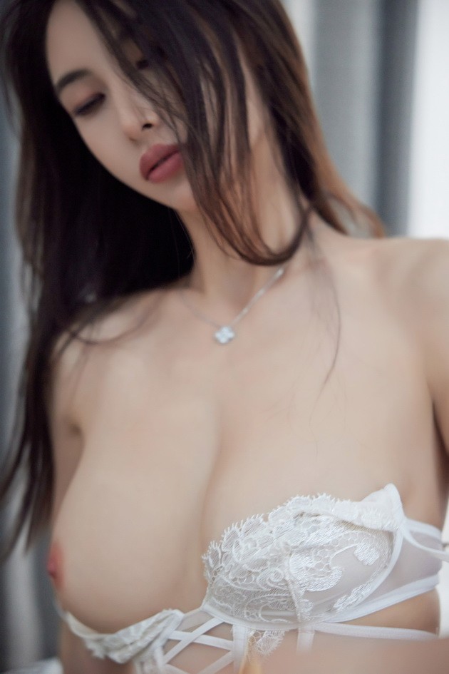 009.Lingyu69 - 内购私拍 白色蕾丝[71P-1.21G]